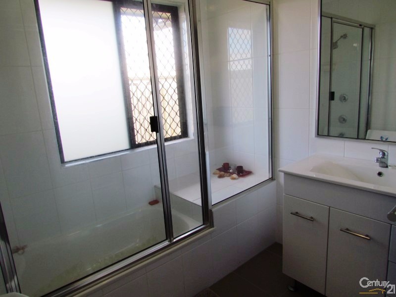 63 Iona Avenue, Burdell QLD 4818