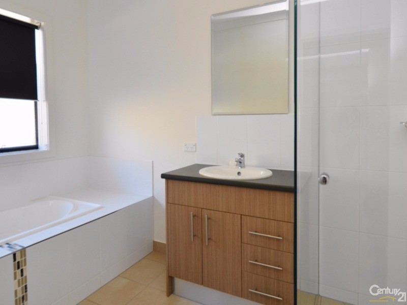 74 Bonnett Road, Mount Low QLD 4818