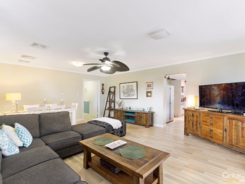 41 Reef Street, Saunders Beach QLD 4818