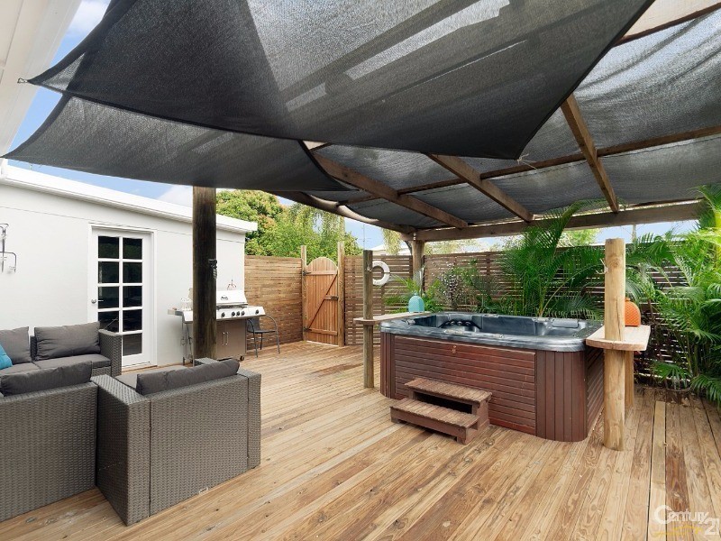 41 Reef Street, Saunders Beach QLD 4818