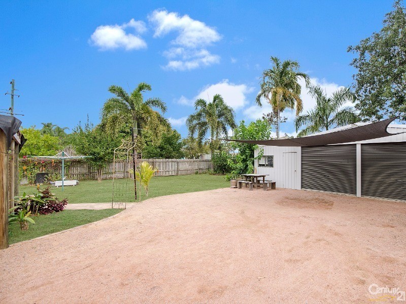 41 Reef Street, Saunders Beach QLD 4818