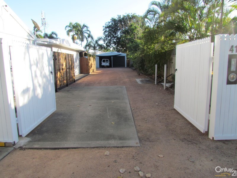 41 Reef Street, Saunders Beach QLD 4818
