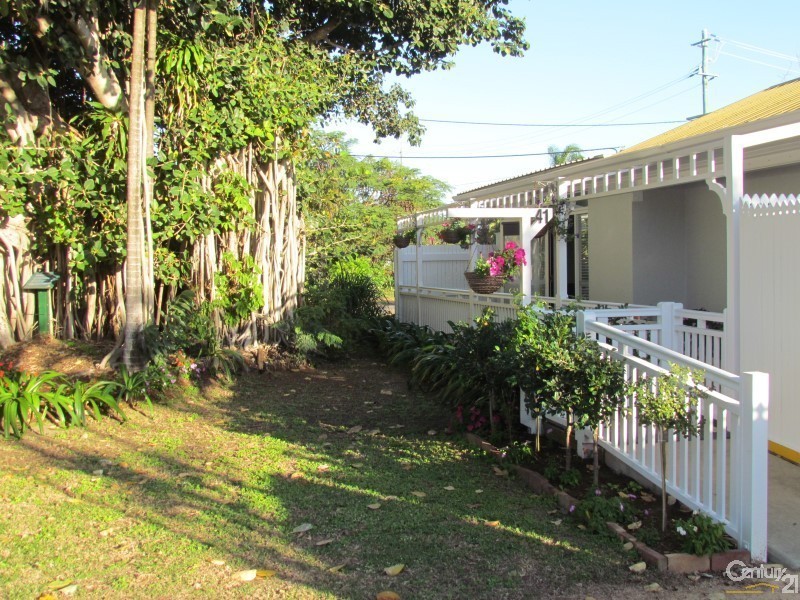 41 Reef Street, Saunders Beach QLD 4818