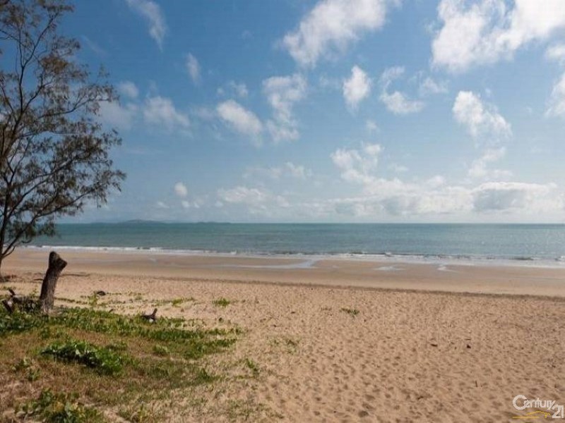 41 Reef Street, Saunders Beach QLD 4818