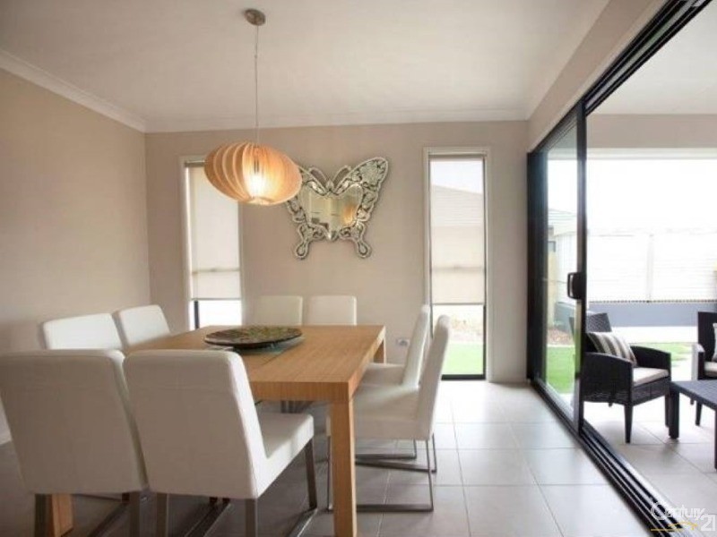 3 Balladonia Avenue, Mount Low QLD 4818