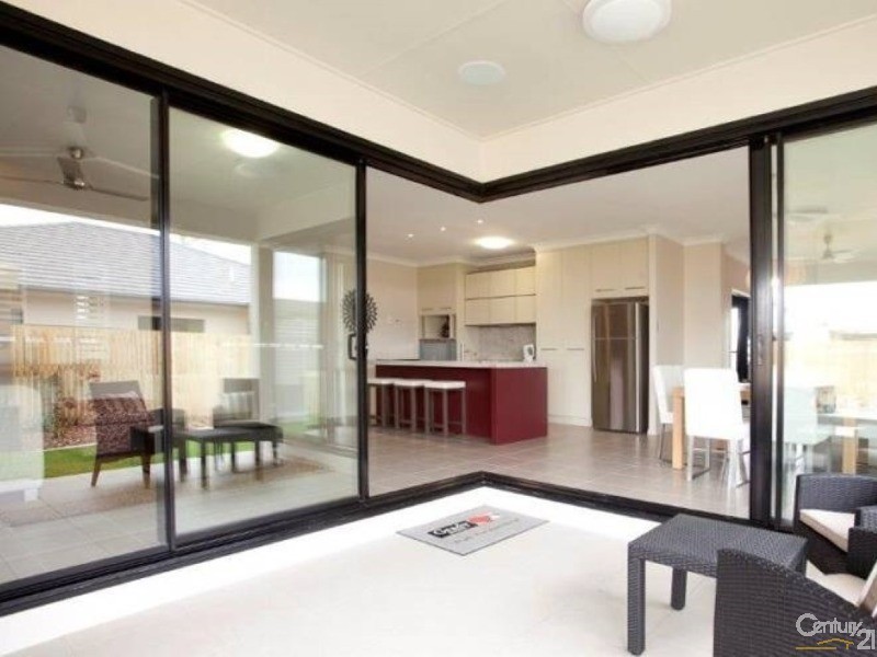 3 Balladonia Avenue, Mount Low QLD 4818