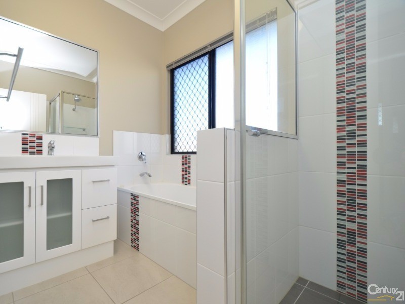 11 Brooke Lane, Burdell QLD 4818