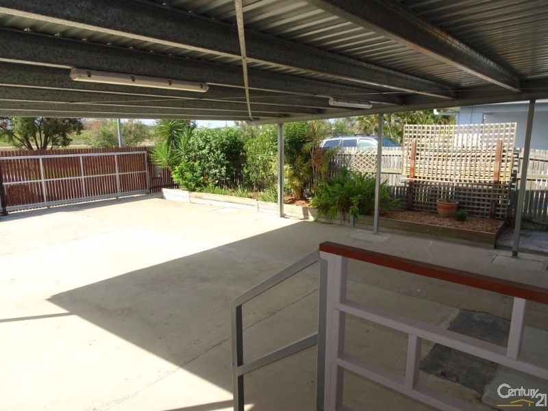 34 University Road, Wulguru QLD 4811