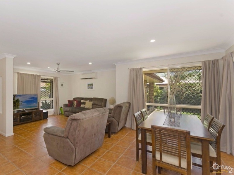 9  Gernika Court, Bushland Beach QLD 4818