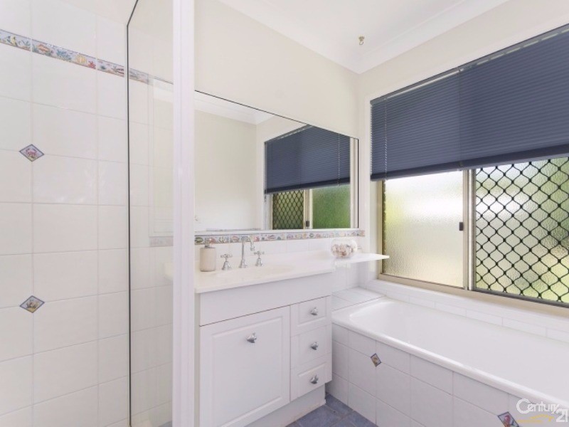 9  Gernika Court, Bushland Beach QLD 4818