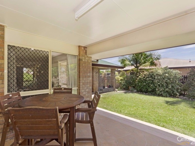 9  Gernika Court, Bushland Beach QLD 4818