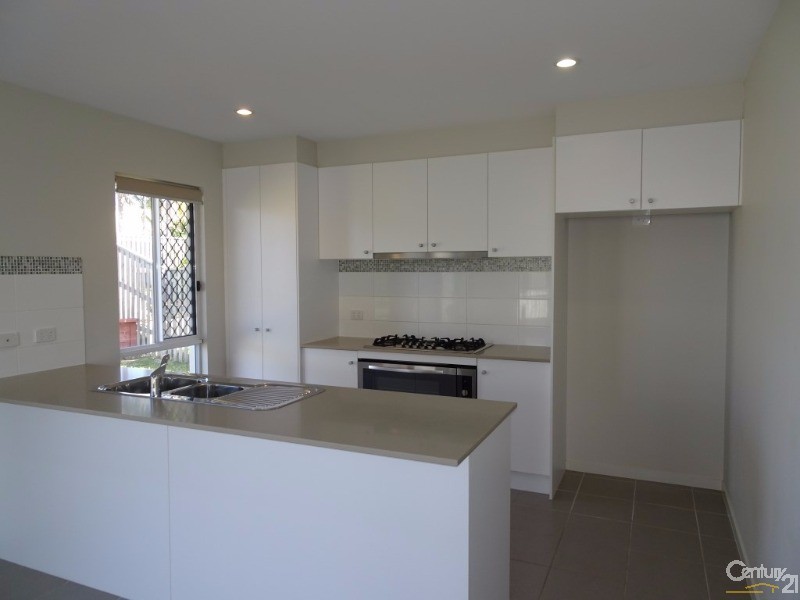 43 Hillock Crescent, Bushland Beach QLD 4818