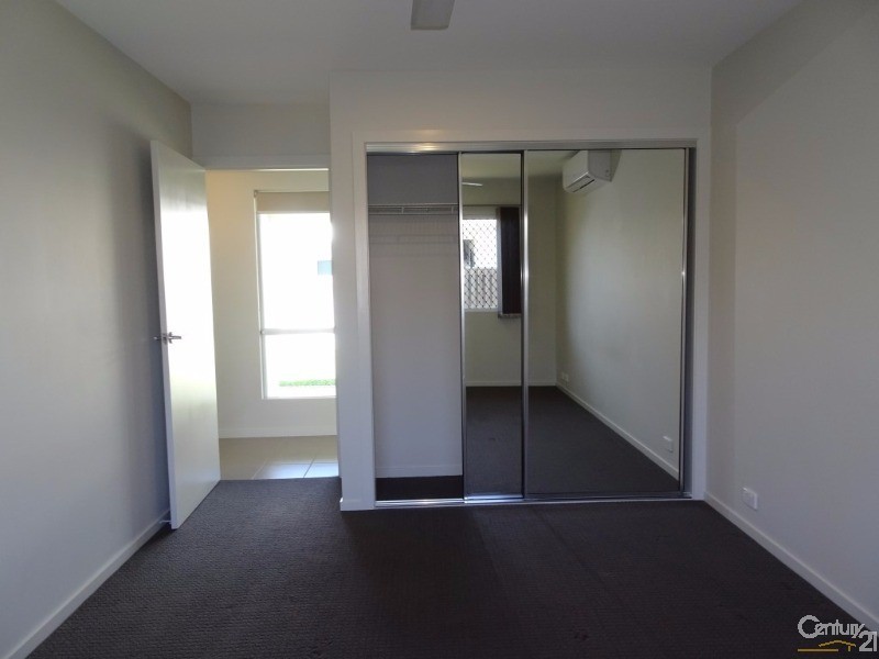 43 Hillock Crescent, Bushland Beach QLD 4818