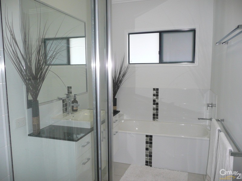 38 Greenbank Pocket, Idalia QLD 4811