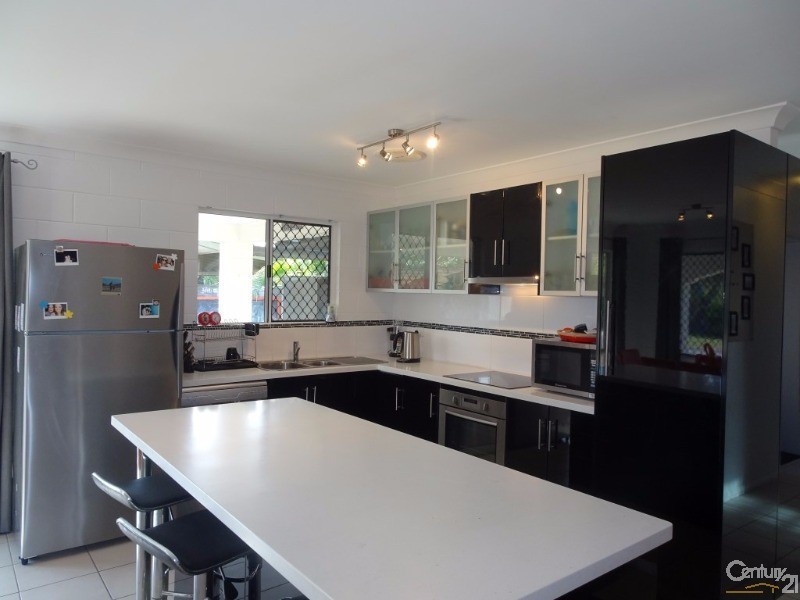 15 Yut Fay Avenue, Kelso QLD 4815