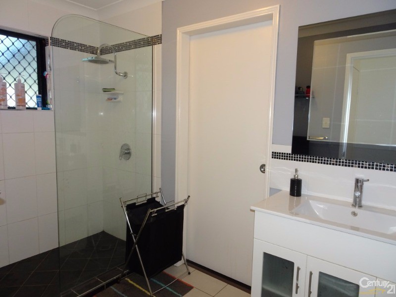 15 Yut Fay Avenue, Kelso QLD 4815