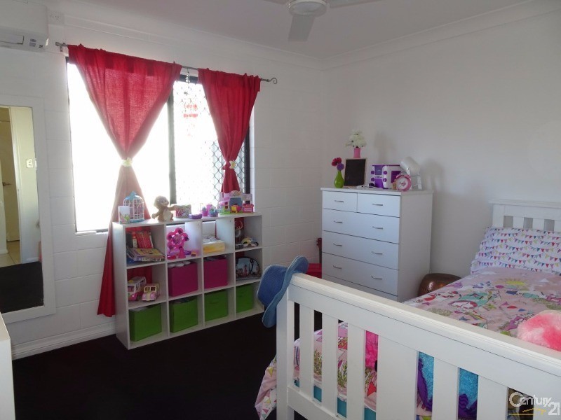 15 Yut Fay Avenue, Kelso QLD 4815