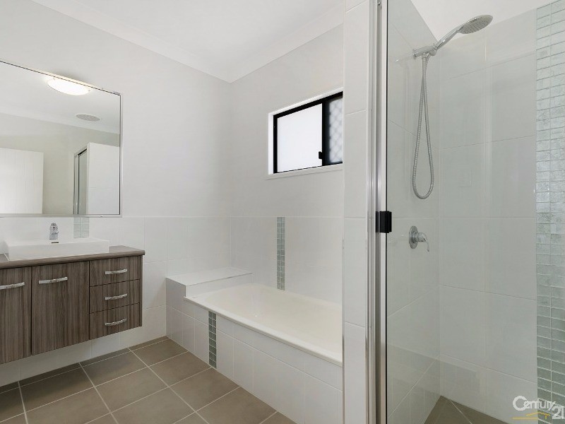 5 Batiki Circuit, Burdell QLD 4818