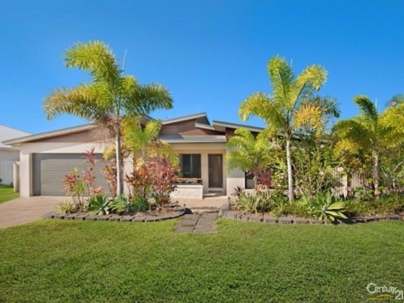 32 Hillock Cresent, Bushland Beach QLD 4818