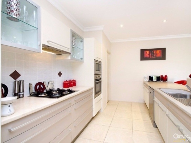 32 Hillock Cresent, Bushland Beach QLD 4818