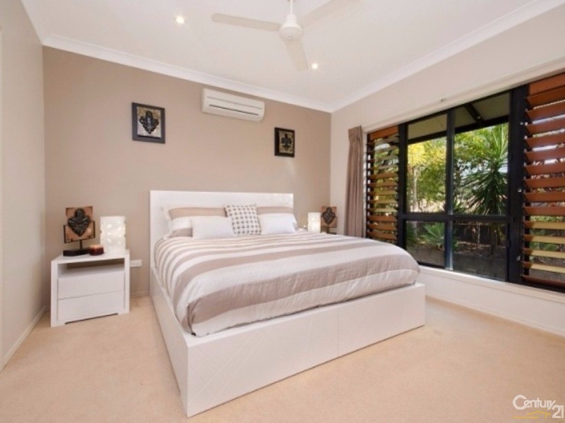 32 Hillock Cresent, Bushland Beach QLD 4818