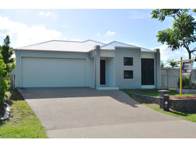 15 Sanctum Boulevard, Mount Low QLD 4818