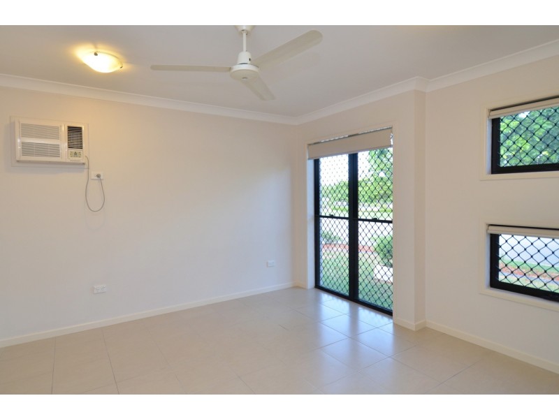 15 Sanctum Boulevard, Mount Low QLD 4818