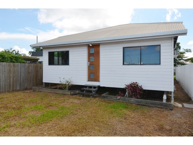 5 Railway Avenue, Railway Estate QLD 4810