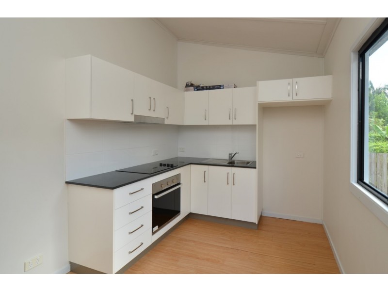 5 Railway Avenue, Railway Estate QLD 4810