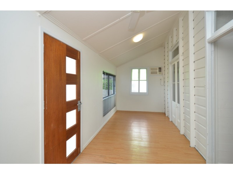 5 Railway Avenue, Railway Estate QLD 4810