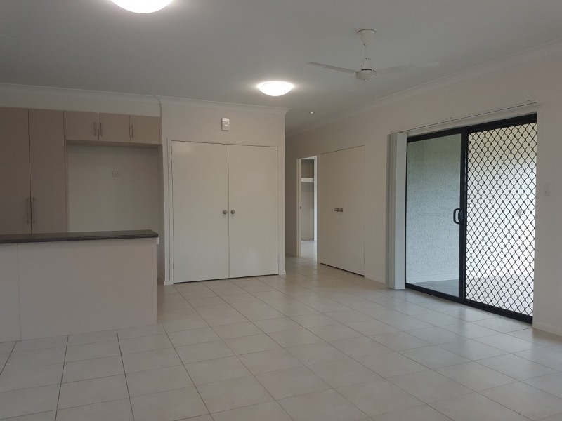 25 Daydream CCT, Burdell QLD 4818