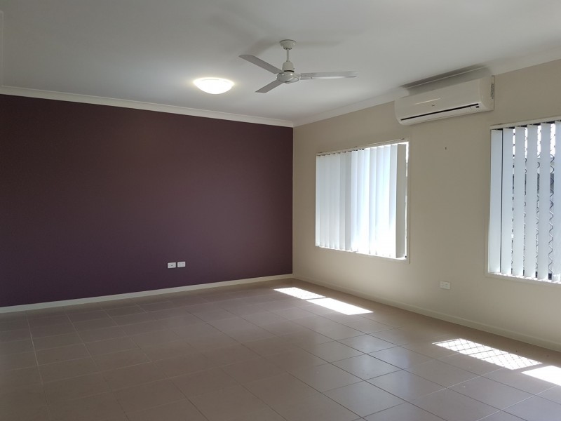 25 Stephanie Street, Rasmussen QLD 4815