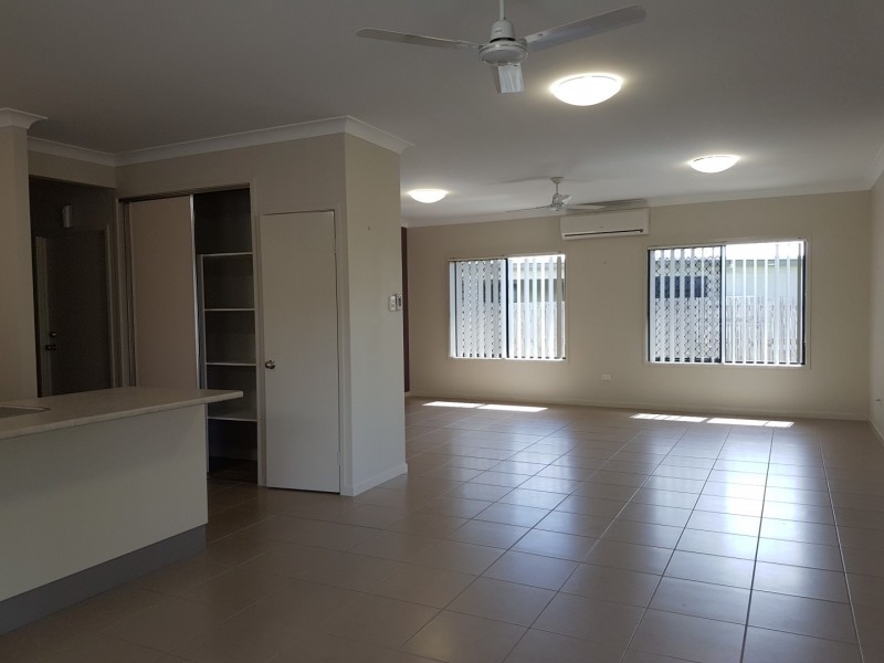 25 Stephanie Street, Rasmussen QLD 4815