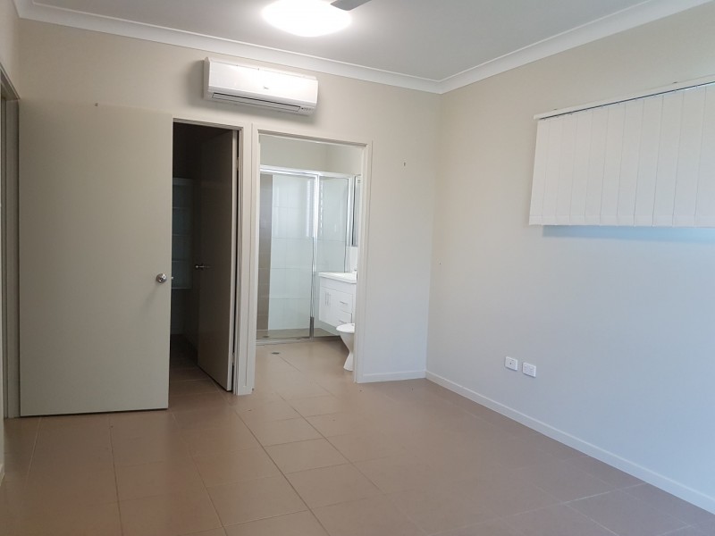 25 Stephanie Street, Rasmussen QLD 4815