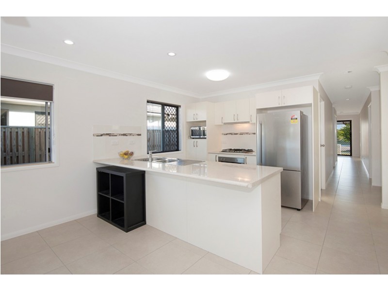 90 Riveredge Boulevard, Idalia QLD 4811