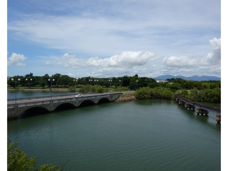 18/18-32 Stanley Street (Mint Apartments), Townsville City QLD 4810