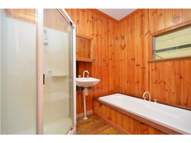 114 Coutts Drive, Bushland Beach QLD 4818