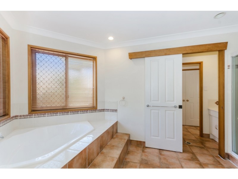 1 Seldon  Place, Kirwan QLD 4817