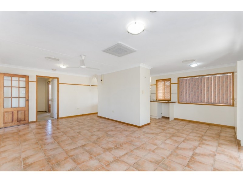 1 Seldon  Place, Kirwan QLD 4817