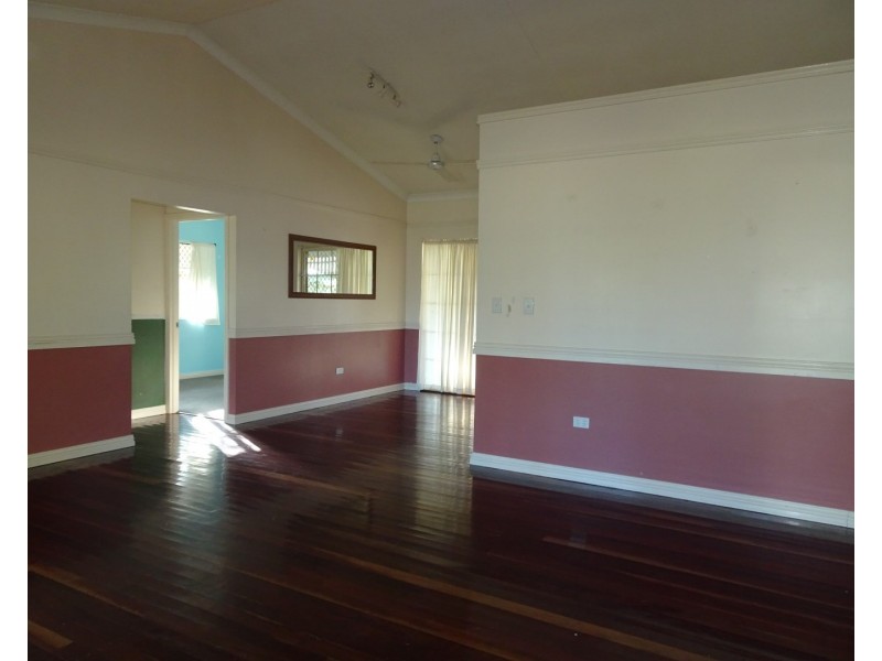 1 Raven Court, Kelso QLD 4815