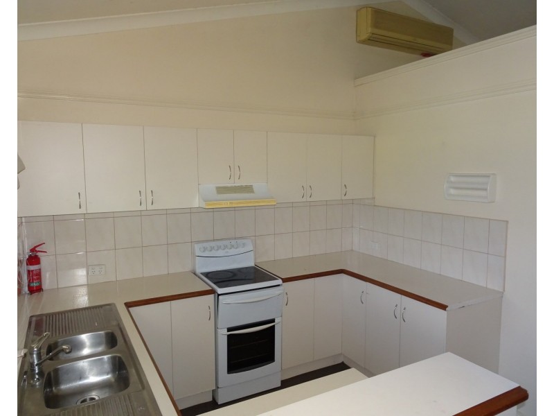 1 Raven Court, Kelso QLD 4815