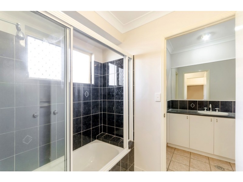 16 Bohemia Drive, Kirwan QLD 4817