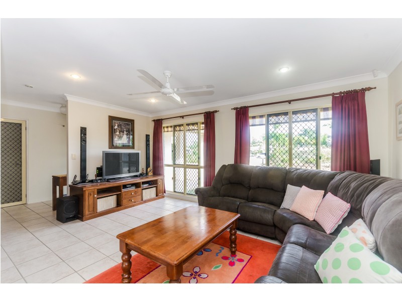 10 Loriston Road, Mount Low QLD 4818