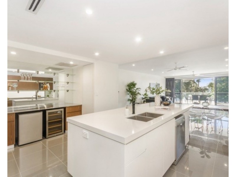 1/62  The Strand, North Ward QLD 4810