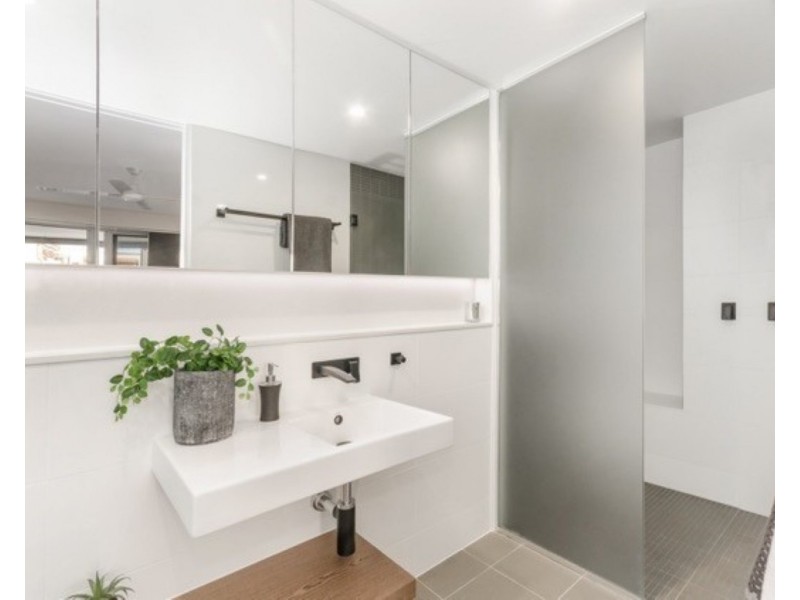 1/62  The Strand, North Ward QLD 4810