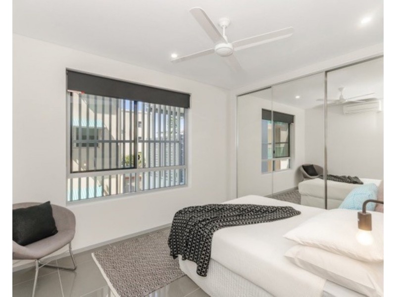 1/62  The Strand, North Ward QLD 4810