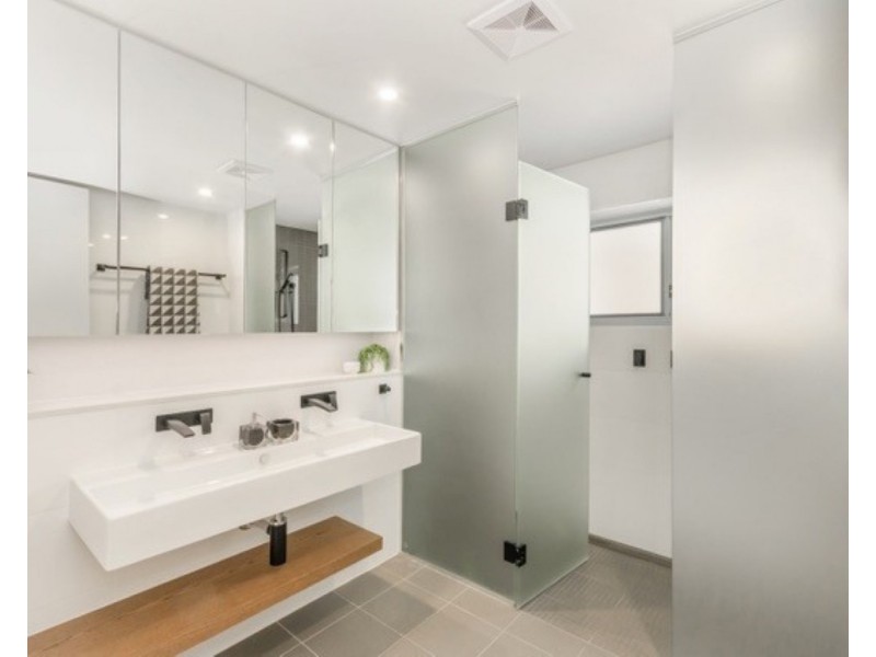 1/62  The Strand, North Ward QLD 4810