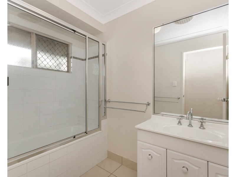12 Chichester Avenue, Kirwan QLD 4817