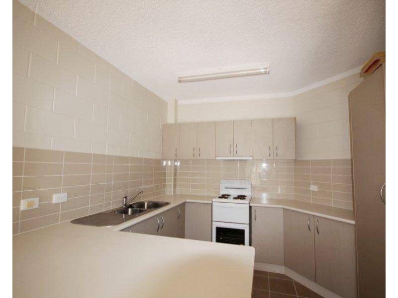 28/16  Old Common Road, Belgian Gardens QLD 4810