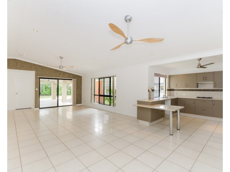 26 Anchorage Circuit, Bushland Beach QLD 4818